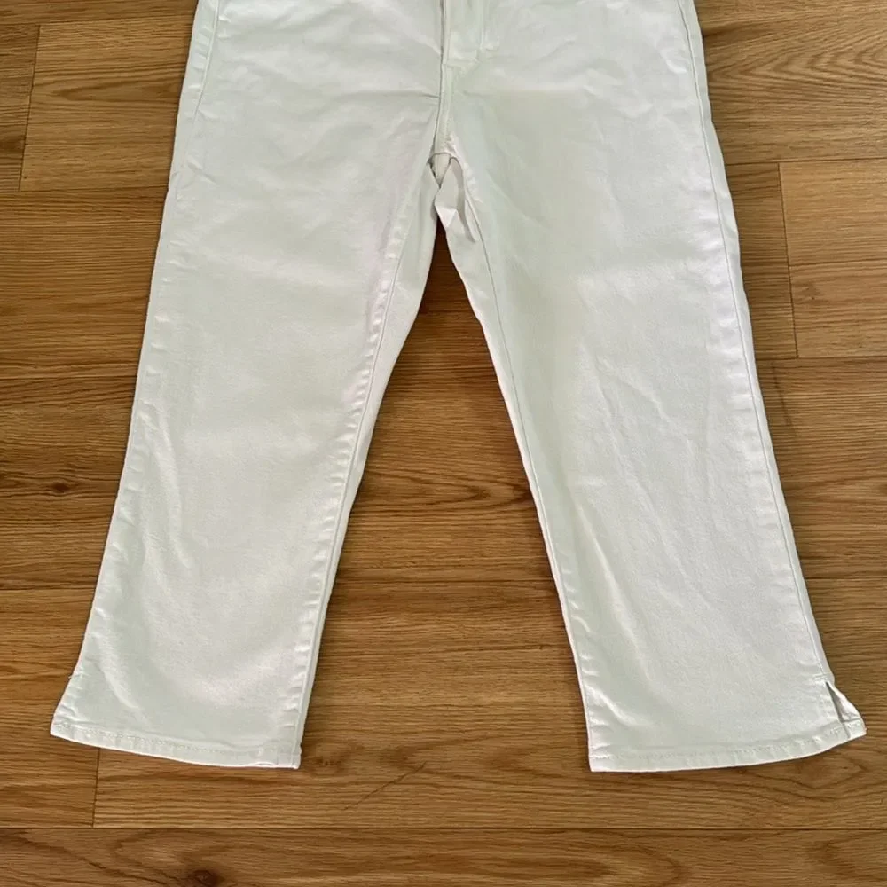 Levi's Womens White Classic Capril Denim Pants Sz 30 Everydaywear Casual Neutral